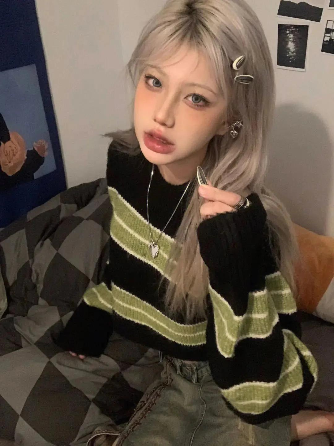 Y2K Grunge Green Striped Crop Sweater - Retro 90s Fashion Statement