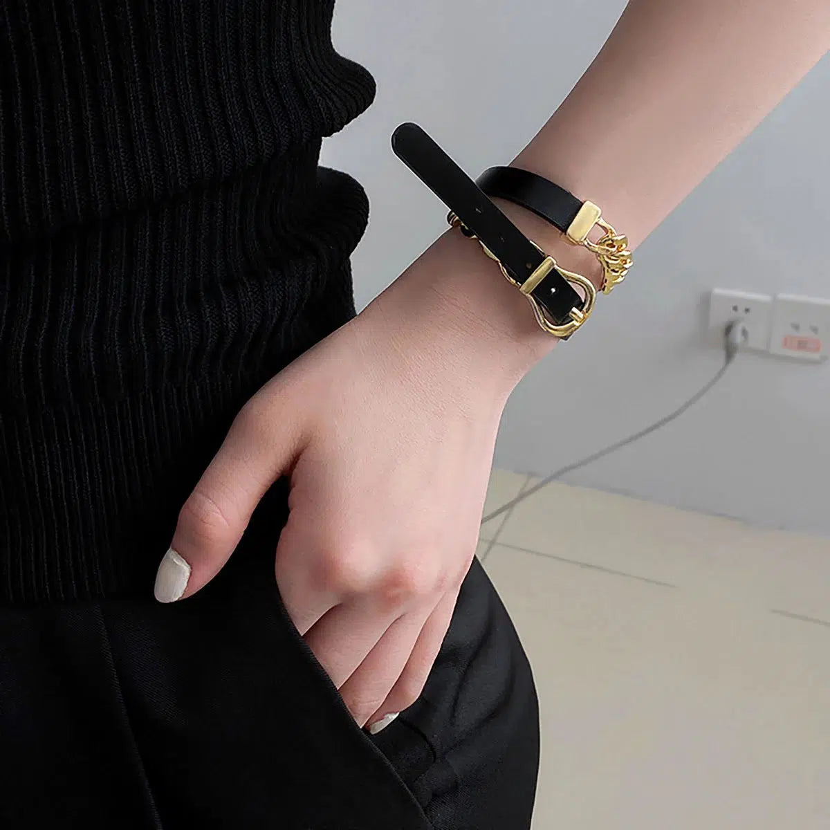 Y2K Grunge Half Belted Chain Necklace - Retro 90s Fashion Statement Accessory