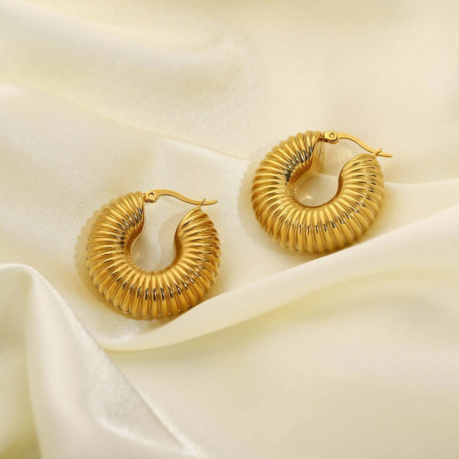 Harlow Earrings - Y2K Summer & 90S Fashion, Grunge, Retro, Pastel Goth, Y2K Party &