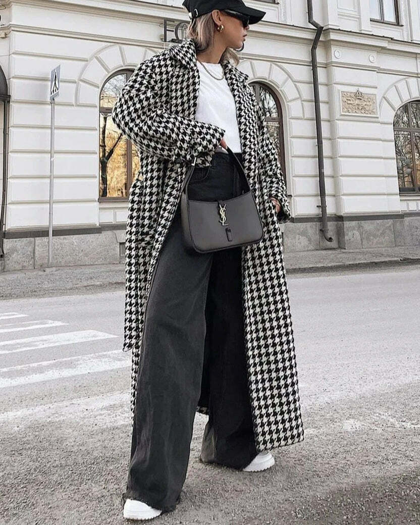 Sonez Coat: Y2K Summer & 90S Grunge Fashion - Retro, Goth, And Popstar Outfits For Women