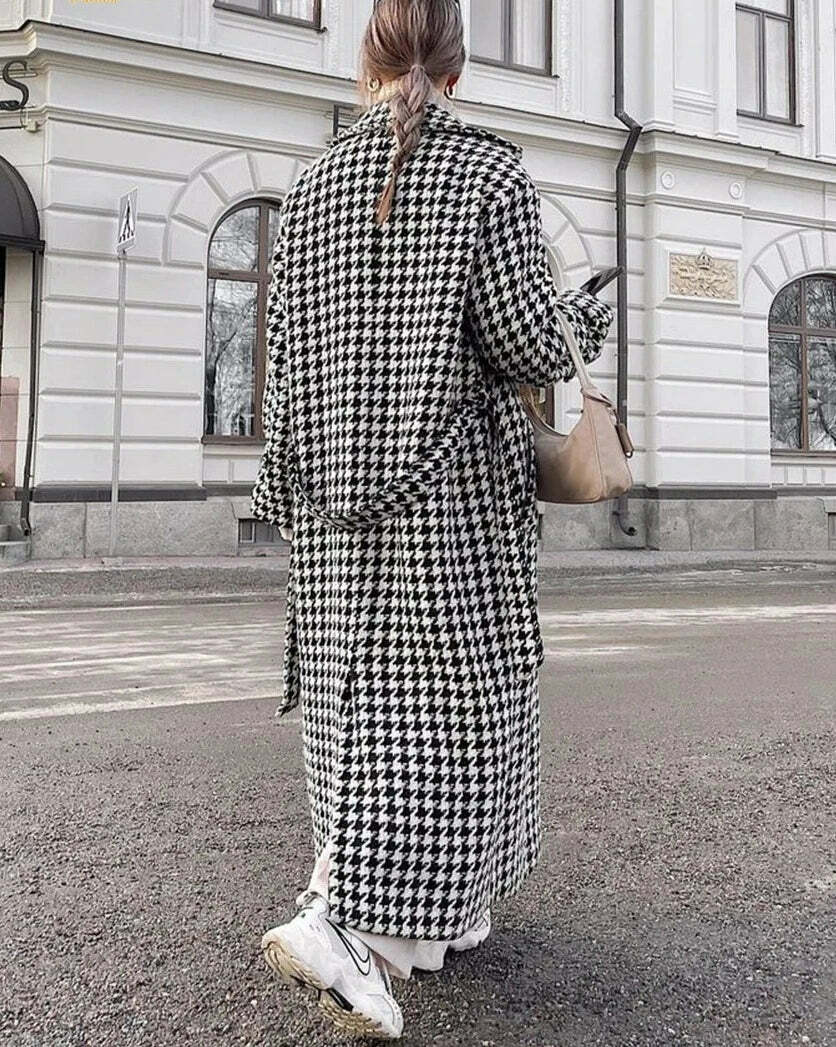 Sonez Coat: Y2K Summer & 90S Grunge Fashion - Retro, Goth, And Popstar Outfits For Women