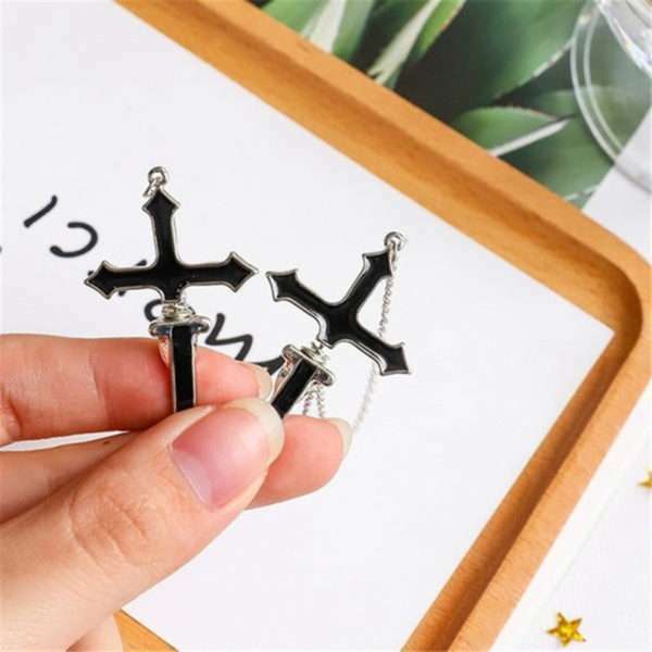Y2K Grunge Black Cross Long Chain Earrings - Retro 90S Fashion, Gothic Y2K, Pastel Goth Style