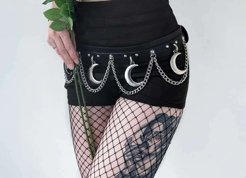 Y2K Grunge Moon Pendant Metal Chain Belt - 90S Fashion, Retro Style, Gothic Y2K Accessory
