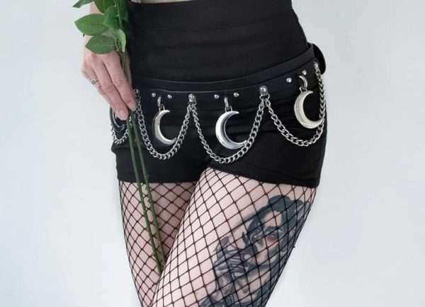Y2K Grunge Moon Pendant Metal Chain Belt - 90S Fashion, Retro Style, Gothic Y2K Accessory