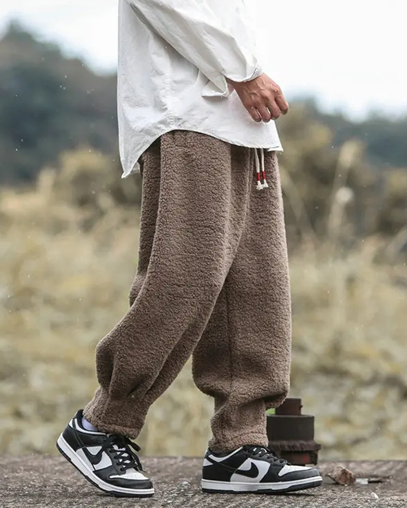 Y2K Grunge Summer Outfits: Plush Sweatpants, Retro 90S Fashion, Y2K Club & Party Looks