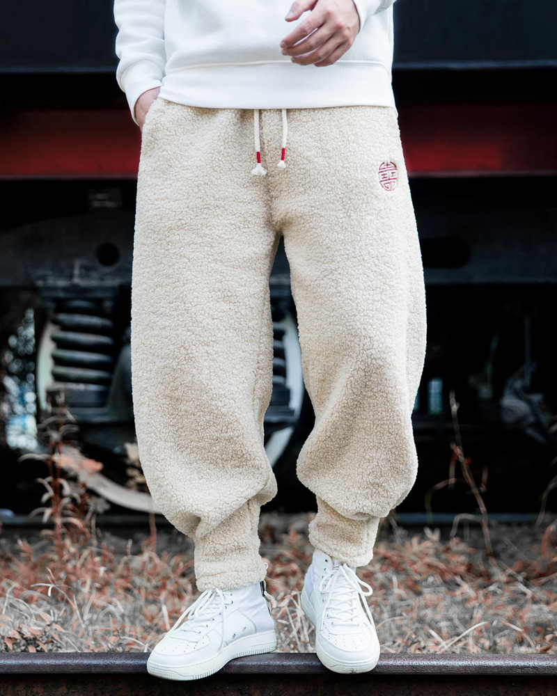 Y2K Grunge Summer Outfits: Plush Sweatpants, Retro 90S Fashion, Y2K Club & Party Looks