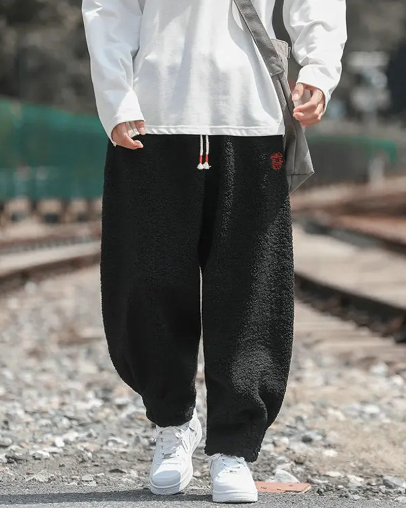 Y2K Grunge Summer Outfits: Plush Sweatpants, Retro 90S Fashion, Y2K Club & Party Looks