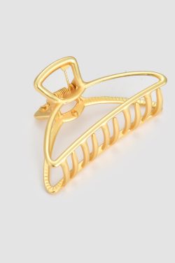 Chic Minimalist Hair Claw for Effortless Y2K Aesthetic and Coquette Style Looks