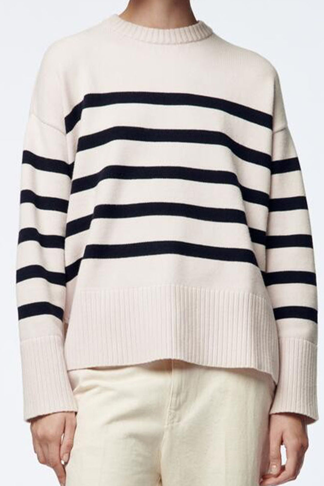 Y2K Aesthetic Round Neck Contrast Stripe Long Sleeve Knit Top for Trendy Outfits