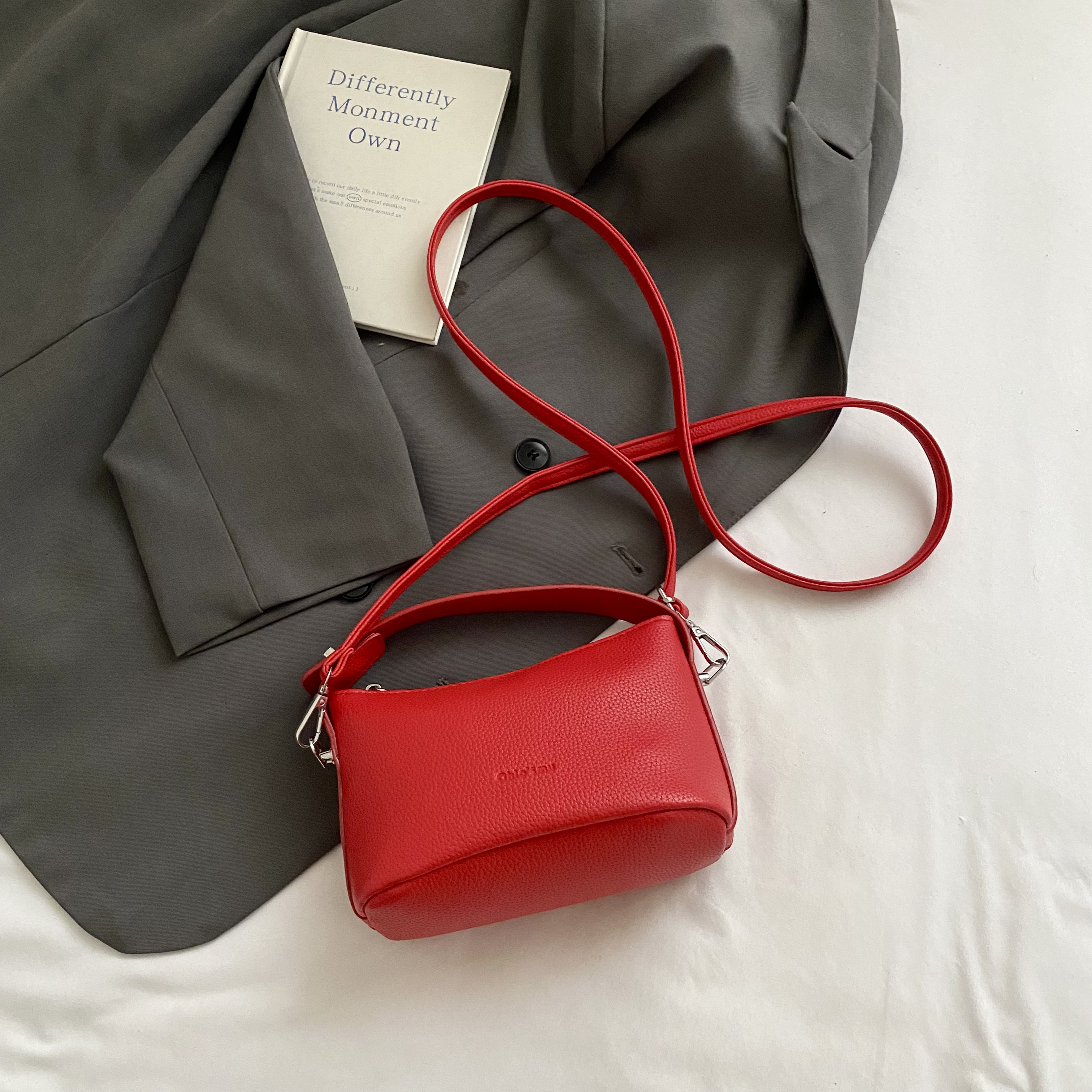 2025 Summer White Crossbody Bag - Stylish High-End Small Handbag Tote for Women, Versatile Casual Fashion Accessory