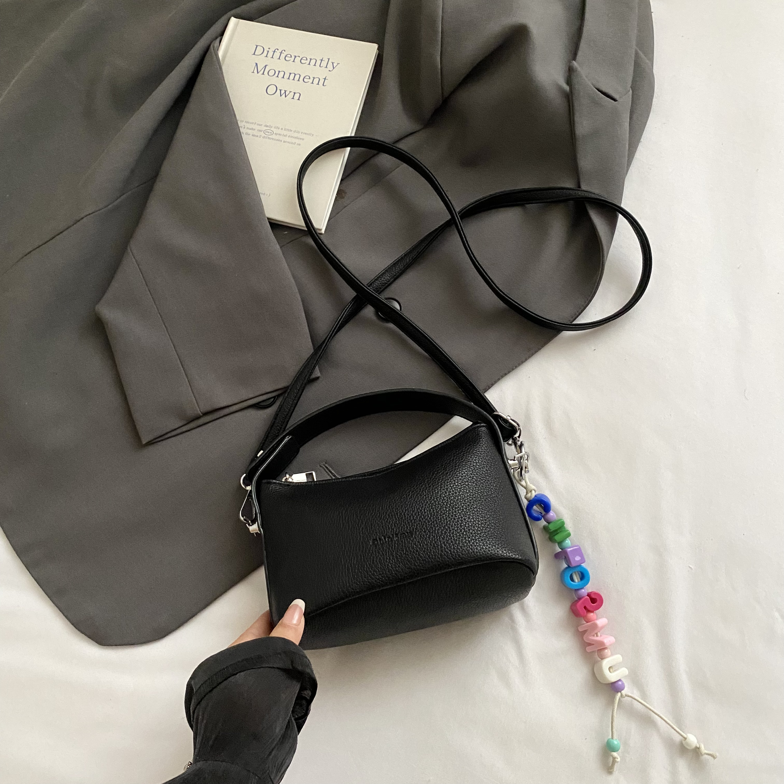 2025 Summer White Crossbody Bag - Stylish High-End Small Handbag Tote for Women, Versatile Casual Fashion Accessory