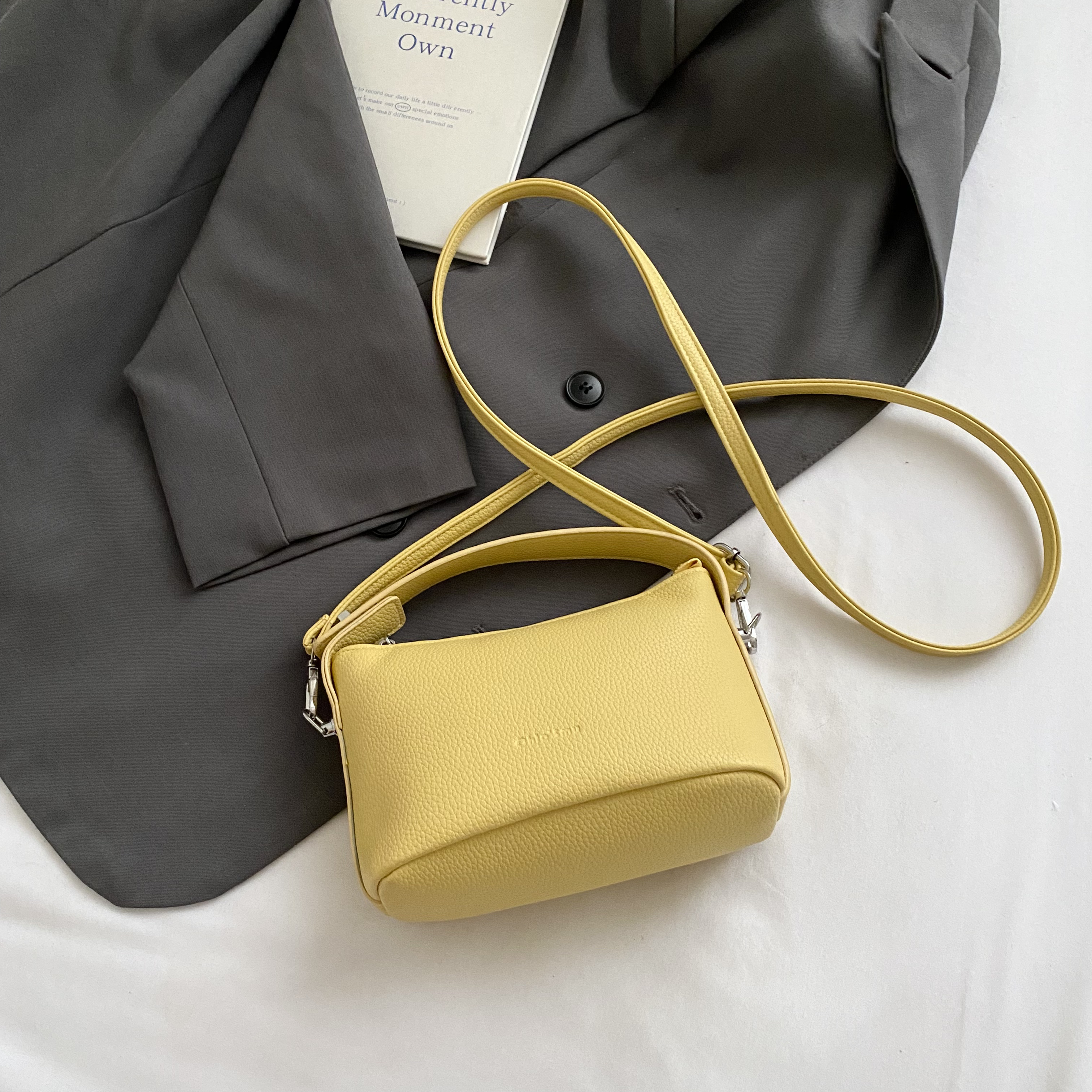 2025 Summer White Crossbody Bag - Stylish High-End Small Handbag Tote for Women, Versatile Casual Fashion Accessory