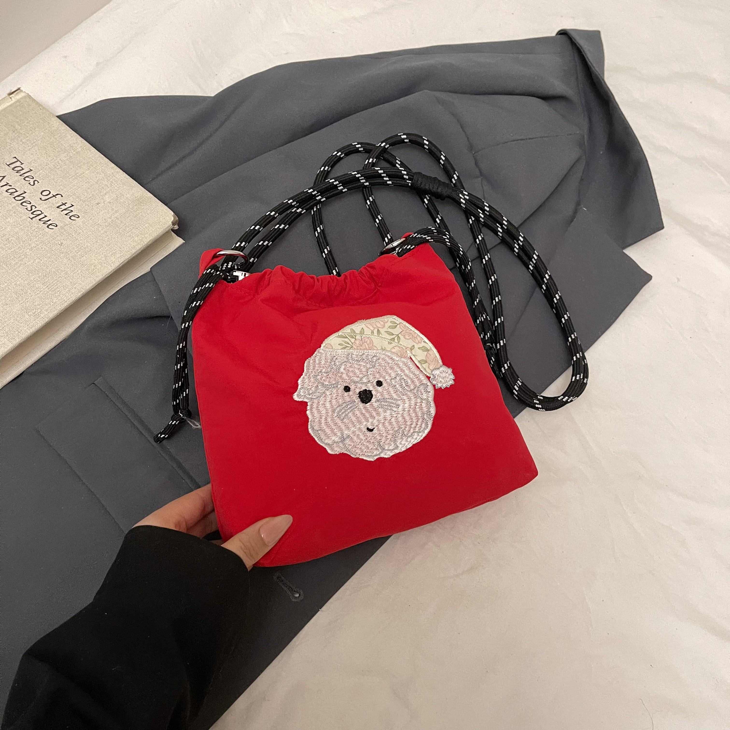 2025 Women's Summer Nylon Embroidered Canvas Drawstring Crossbody Bag - Simple Portable Phone Bag