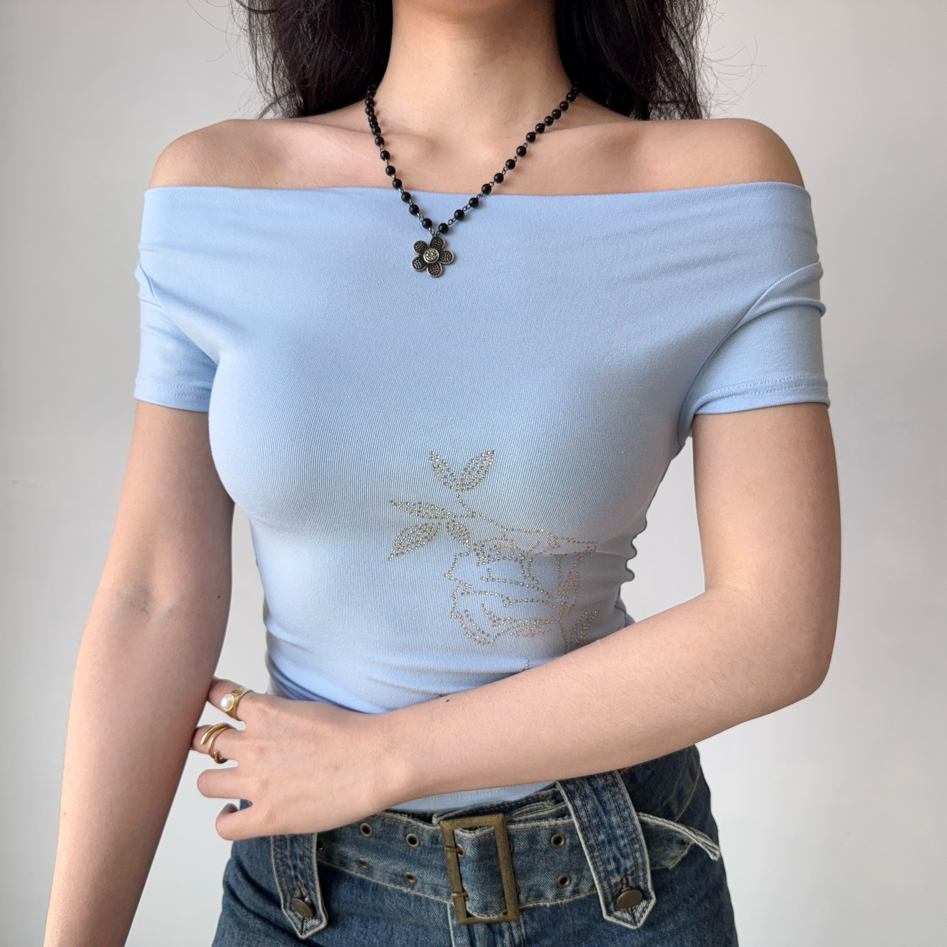 American Vintage Rhinestone Off-Shoulder Short Sleeve T-Shirt for Women - Summer Slim Fit Sexy Top in 90s Style
