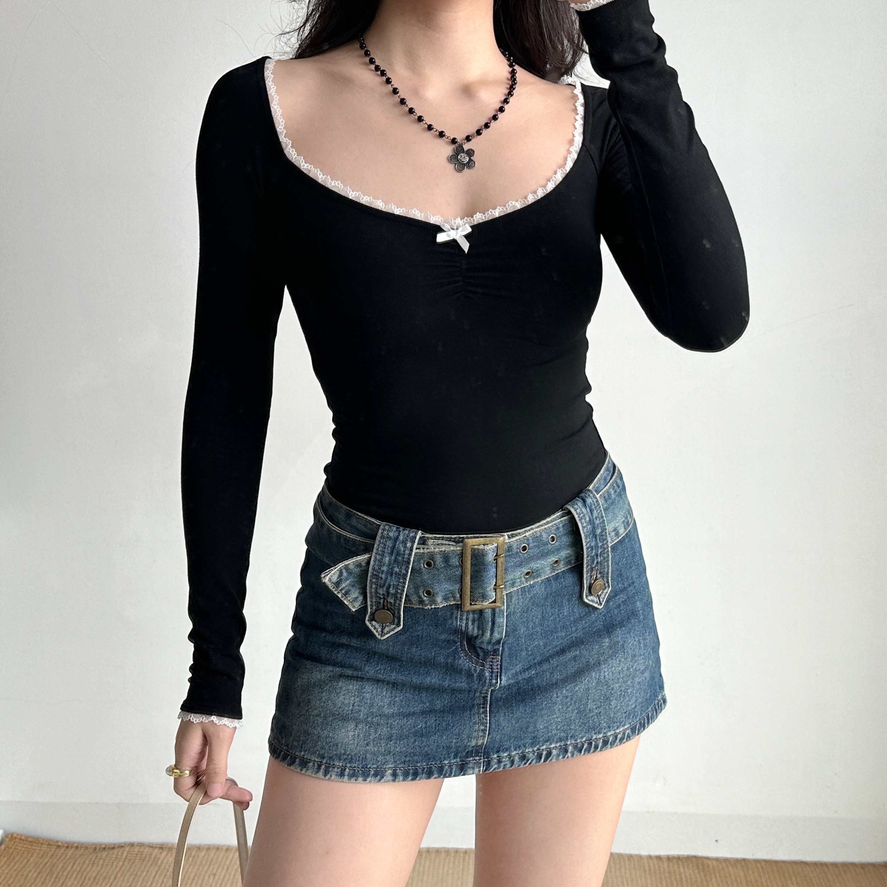 Ballet-Inspired Long Sleeve T-Shirt for Women with Lace Edges and Bow Detail - Chic Slim Fit Top for Spicy Y2K Style
