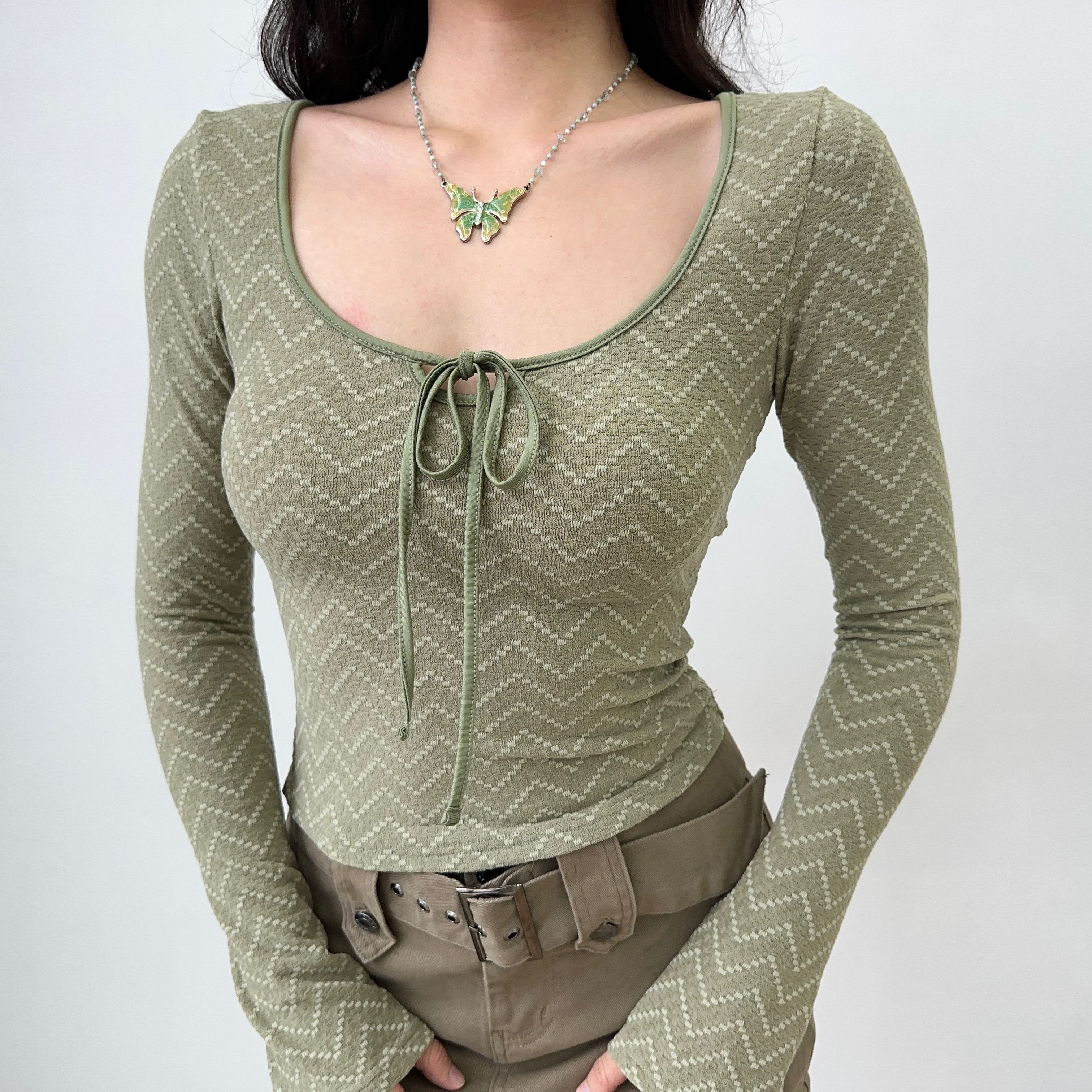 Ballet Style Bow U-Neck Long Sleeve T-Shirt for Women - Slim Fit Short Top, Perfect for Y2K and 90s Fashion Lovers