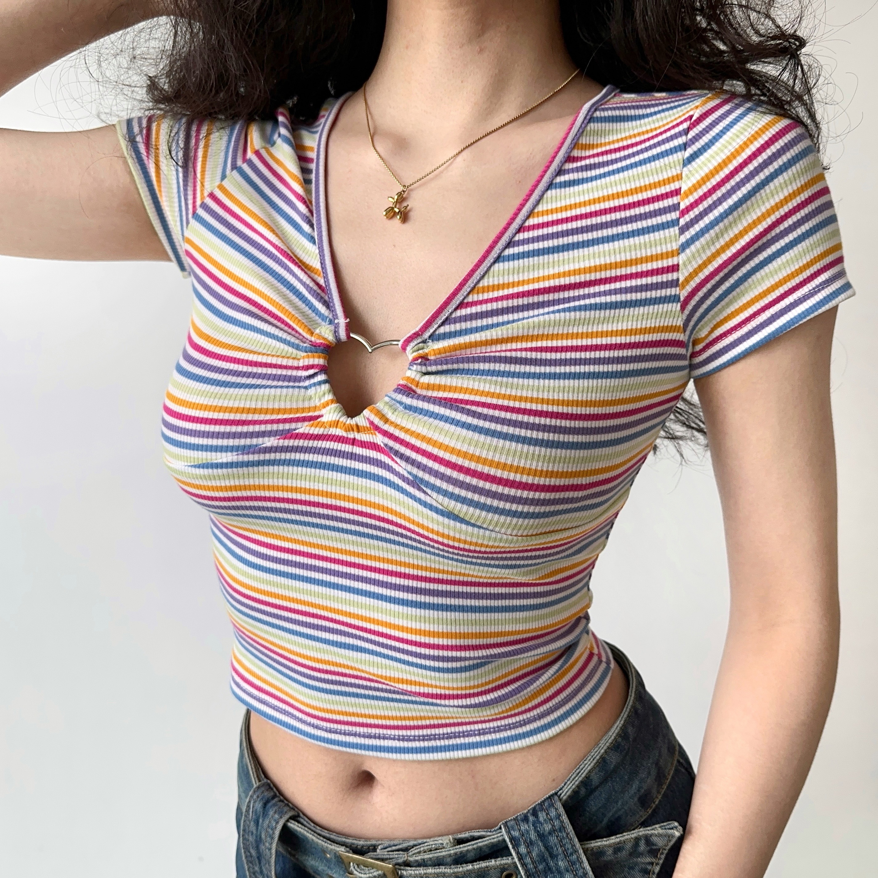 Colorful Striped Heart Button V-Neck Short Sleeve T-Shirt for Women – Slim Fit European American Style Y2K Fashion Top