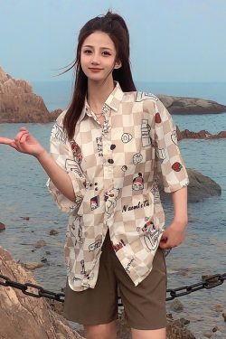 Floral Short-Sleeve Shirt for Women - Retro Hawaiian Style Loose Top for Beach Vacation, Y2K Inspired Fashion