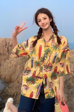Floral Short-Sleeve Shirt for Women - Retro Hawaiian Style Loose Top for Beach Vacation, Y2K Inspired Fashion