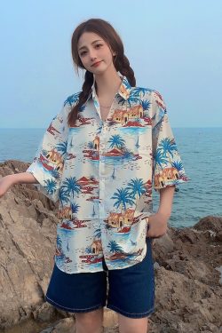 Floral Short-Sleeve Shirt for Women - Retro Hawaiian Style Loose Top for Beach Vacation, Y2K Inspired Fashion