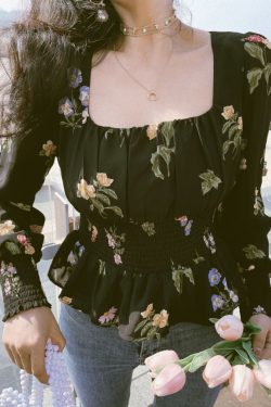 Floral Square Neck Lantern Sleeve Shirt - Vintage-Inspired Paper Doll Top for Spring Summer Vacation - Waist-Cinching Style