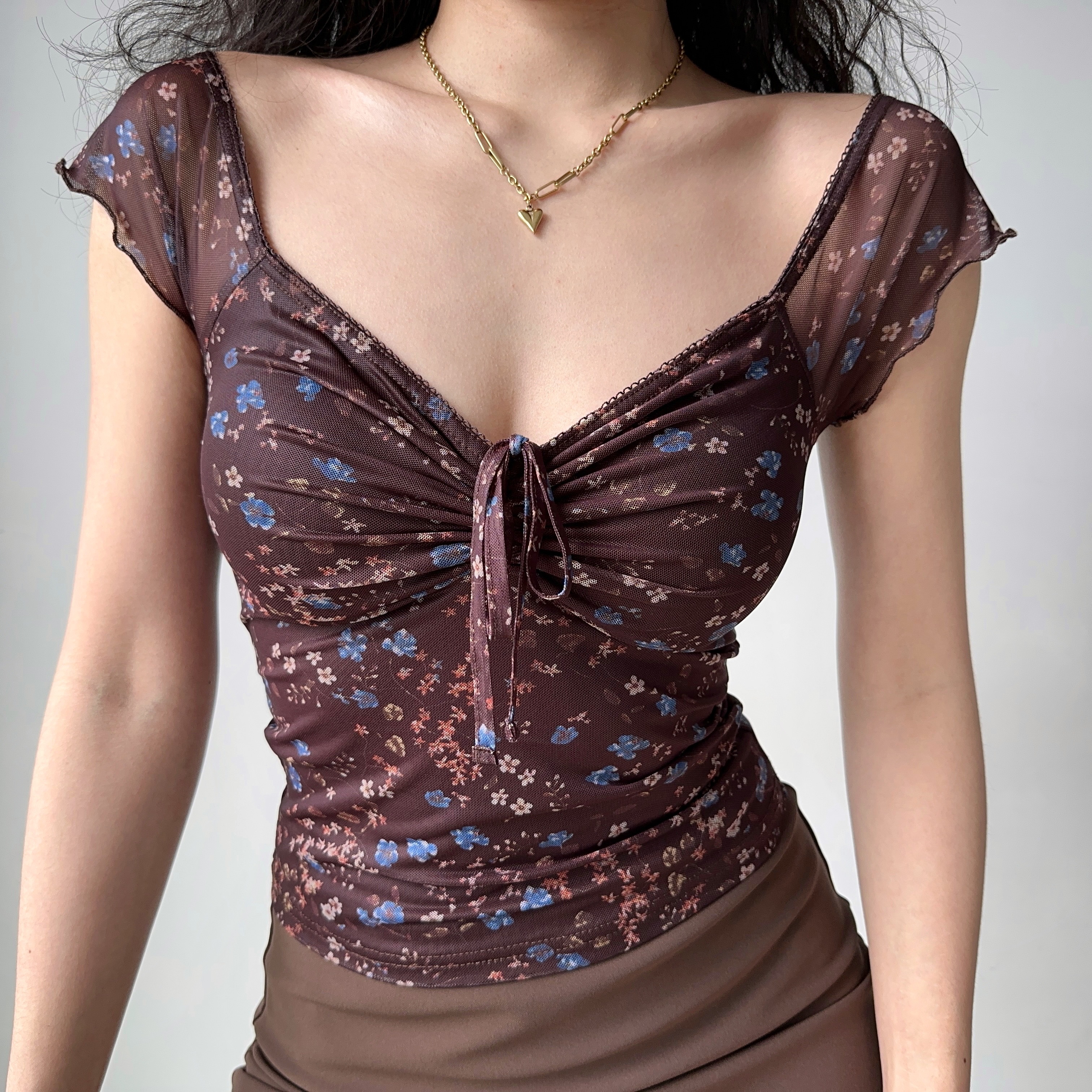 Floral V-Neck Short Sleeve T-Shirt for Women, Front Pleated, Slim Fit, European American Style, Trendy Y2K Fashion Top