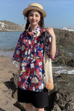 Hawaiian Floral Short Sleeve Shirt for Women - Loose Fit Beach Top in Hong Kong Style for Seaside Vacation