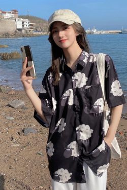 Hawaiian Floral Short Sleeve Shirt for Women - Loose Fit Beach Top in Hong Kong Style for Seaside Vacation