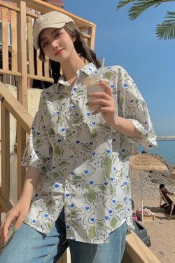 Hawaiian Floral Short Sleeve Shirt for Women - Loose Fit Beach Top in Hong Kong Style for Seaside Vacation