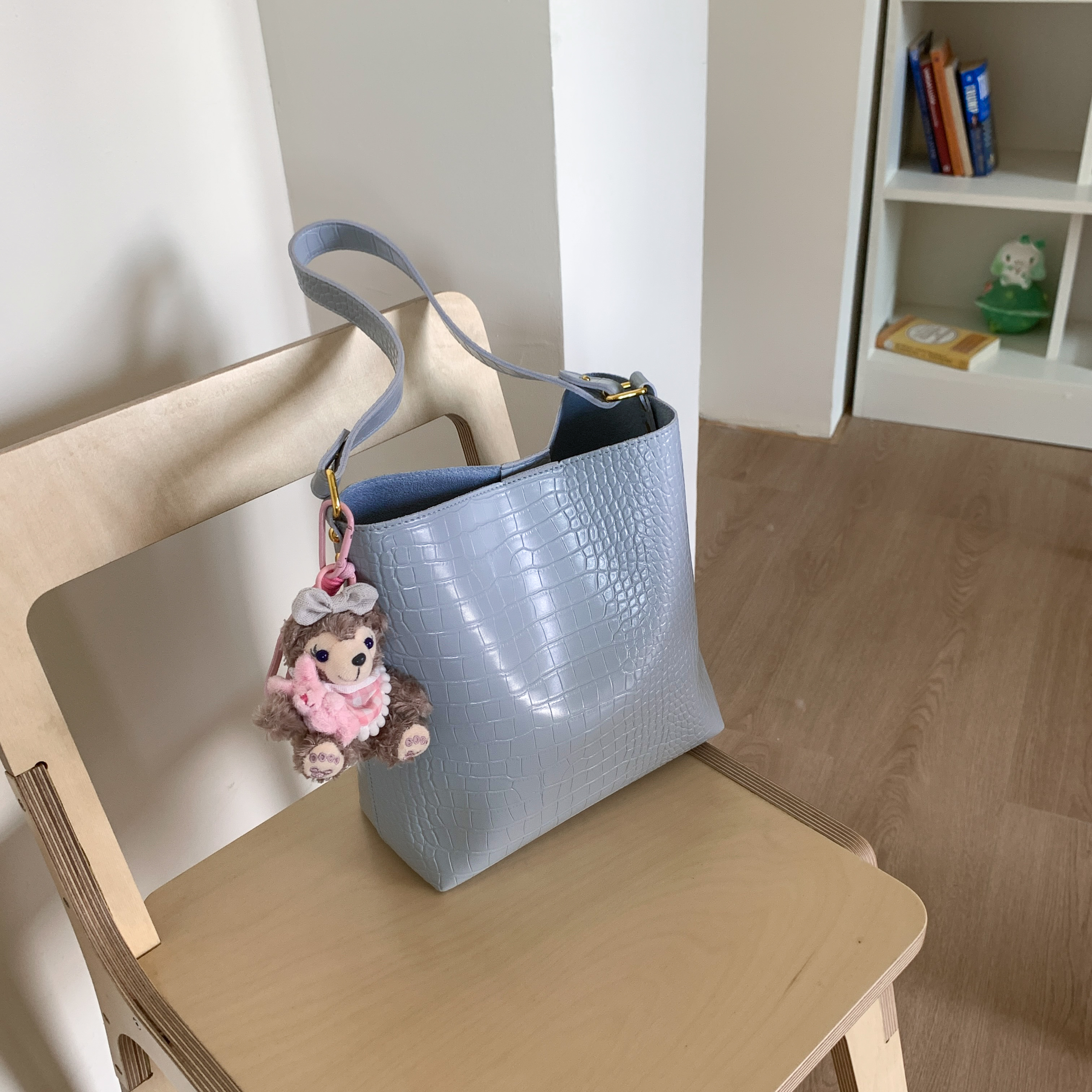 Korean-Style Crocodile Pattern Versatile Shoulder Bag for Women - 2025 Summer High-End Crossbody Bucket Bag