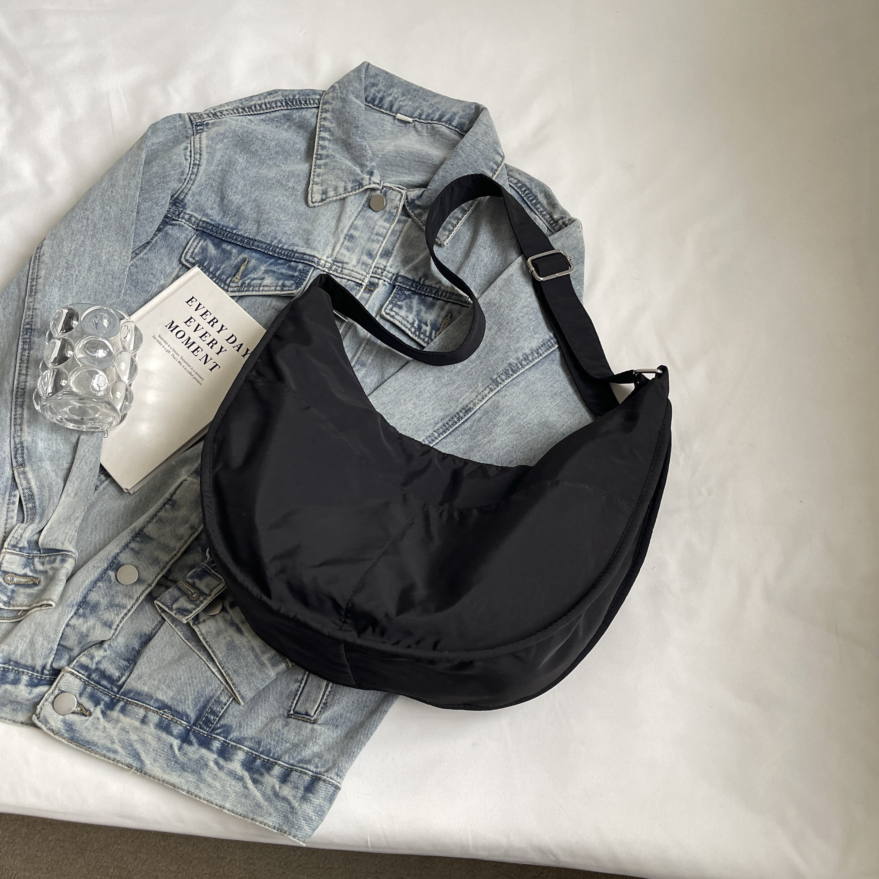 Korean-Style Large Capacity Casual Dumpling Bag for Women, 2025 Summer Versatile Nylon Commuting Shoulder Bag