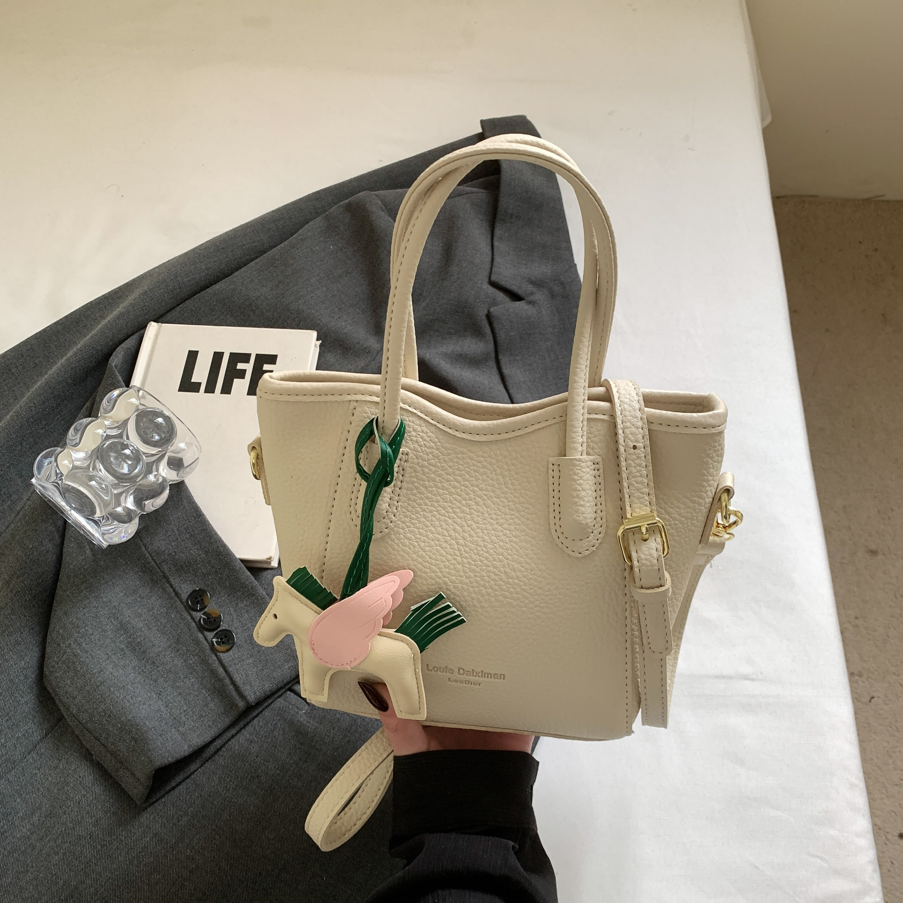 Korean-Style Minimalist Casual Tote Bag for Women - Versatile 2025 Spring Crossbody Bucket Bag