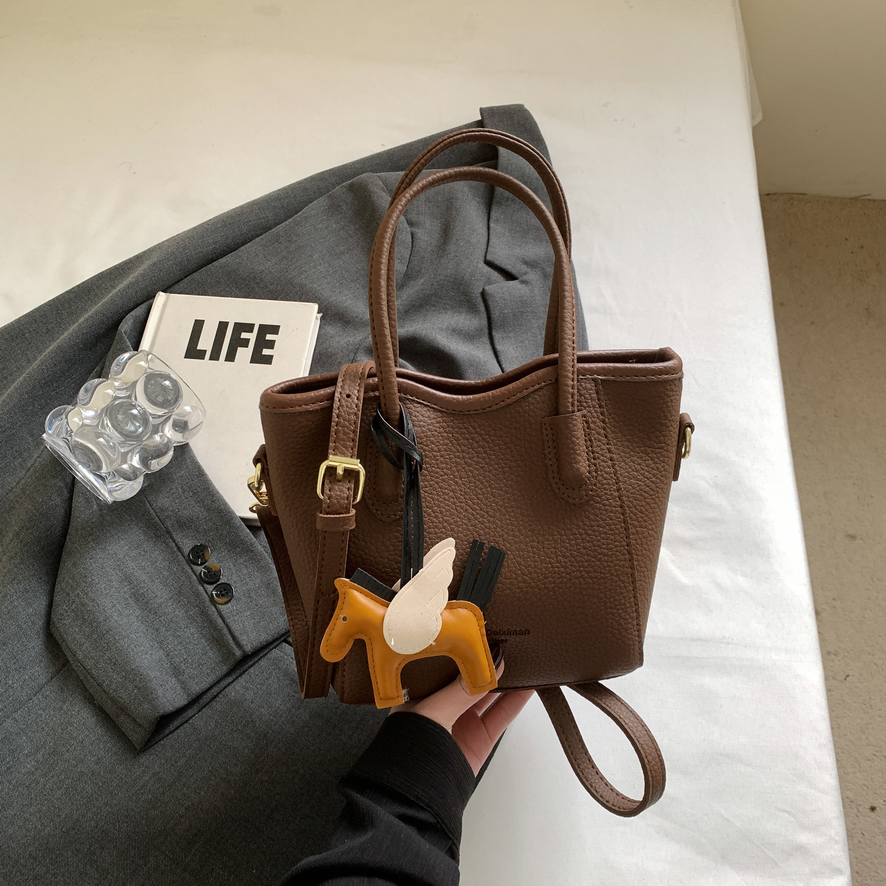 Korean-Style Minimalist Casual Tote Bag for Women - Versatile 2025 Spring Crossbody Bucket Bag