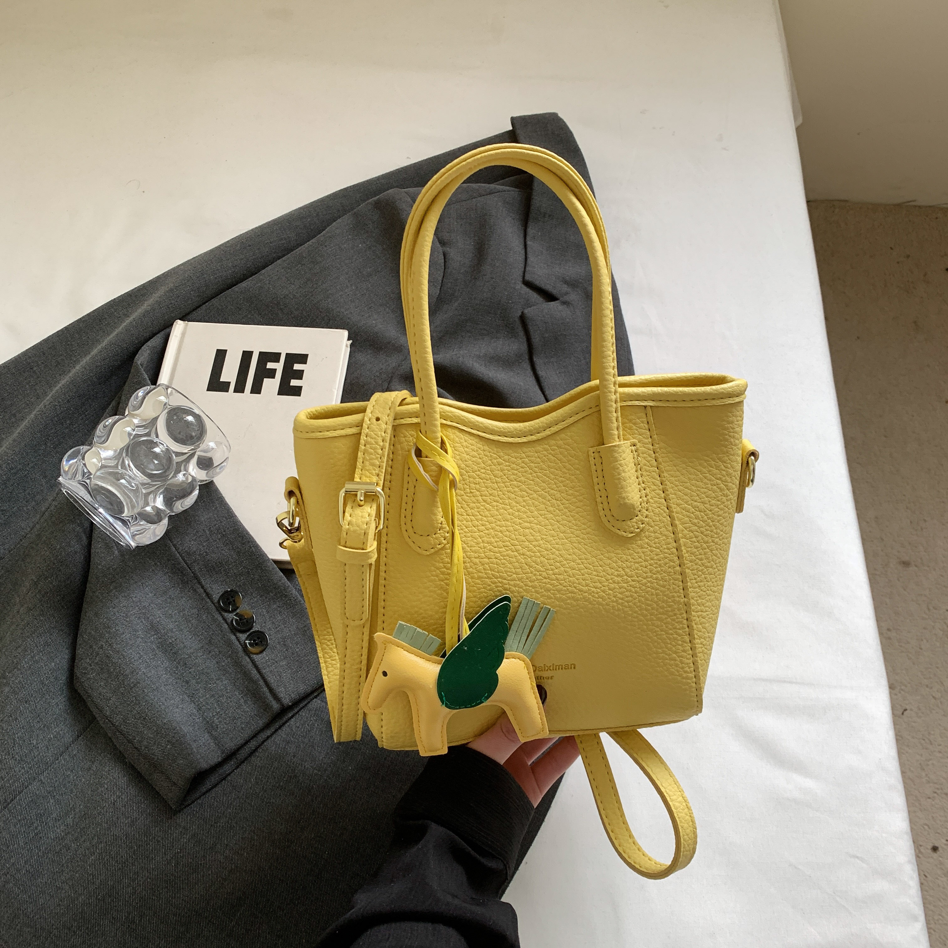 Korean-Style Minimalist Casual Tote Bag for Women - Versatile 2025 Spring Crossbody Bucket Bag