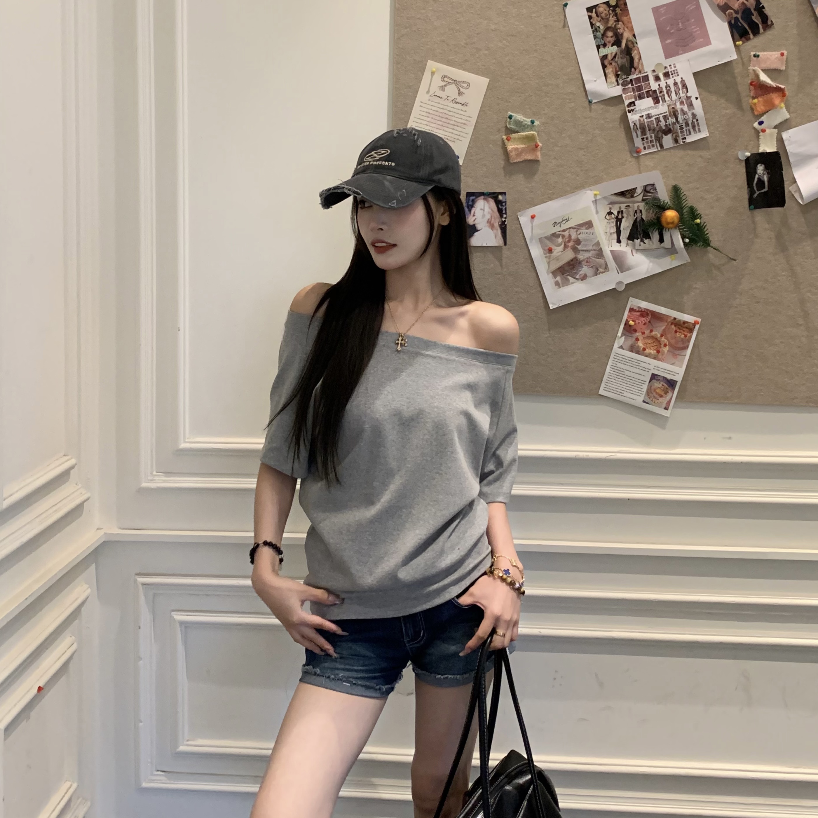 Korean Style One-Shoulder Short Sleeve T-Shirt for Women - Loose Fit Slimming Asymmetrical Off-Shoulder Top in Solid Color