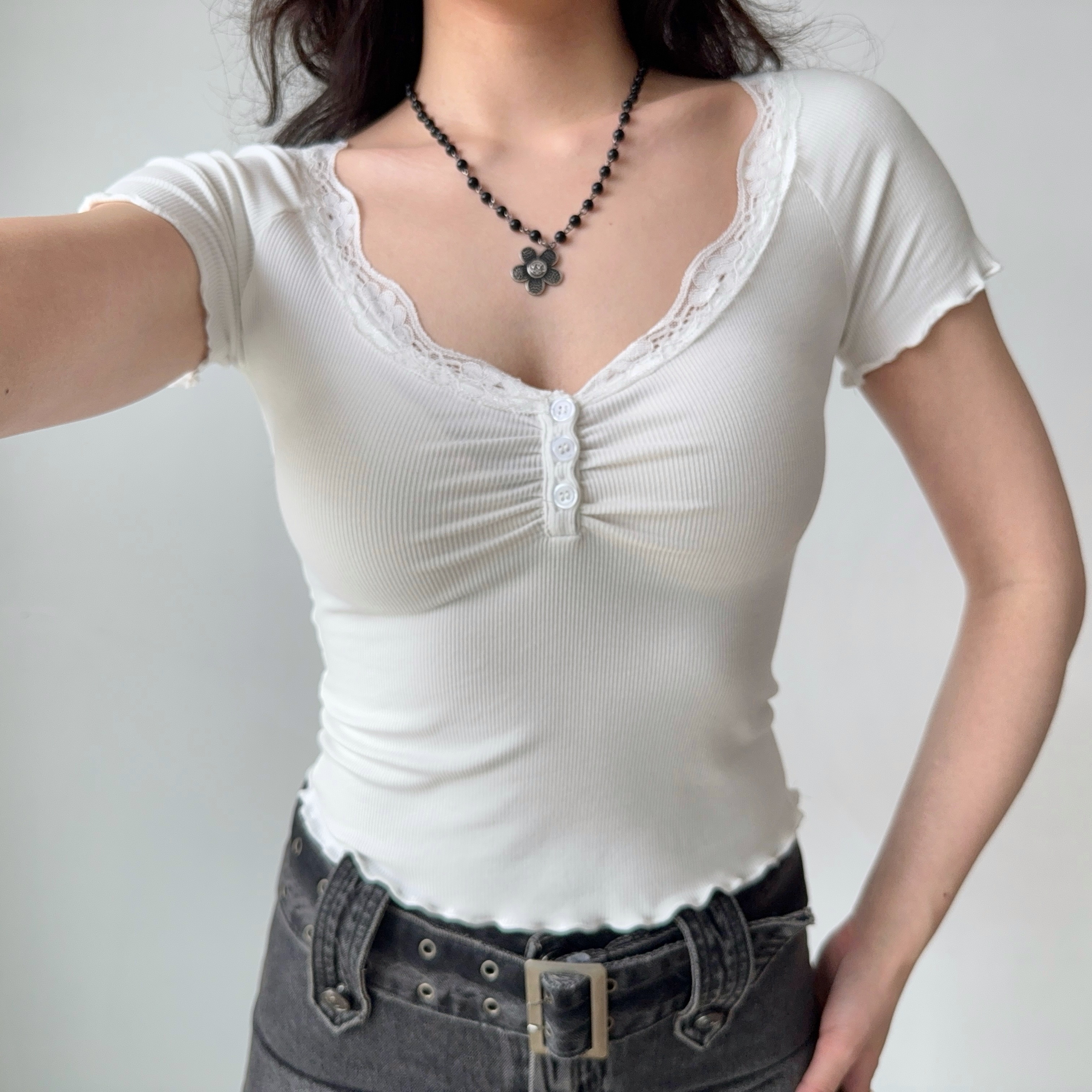 Lace Trim V-Neck Short Sleeve T-Shirt for Women - Slim Fit Summer Top in European American Style - Trendy 90s Y2K Fashion