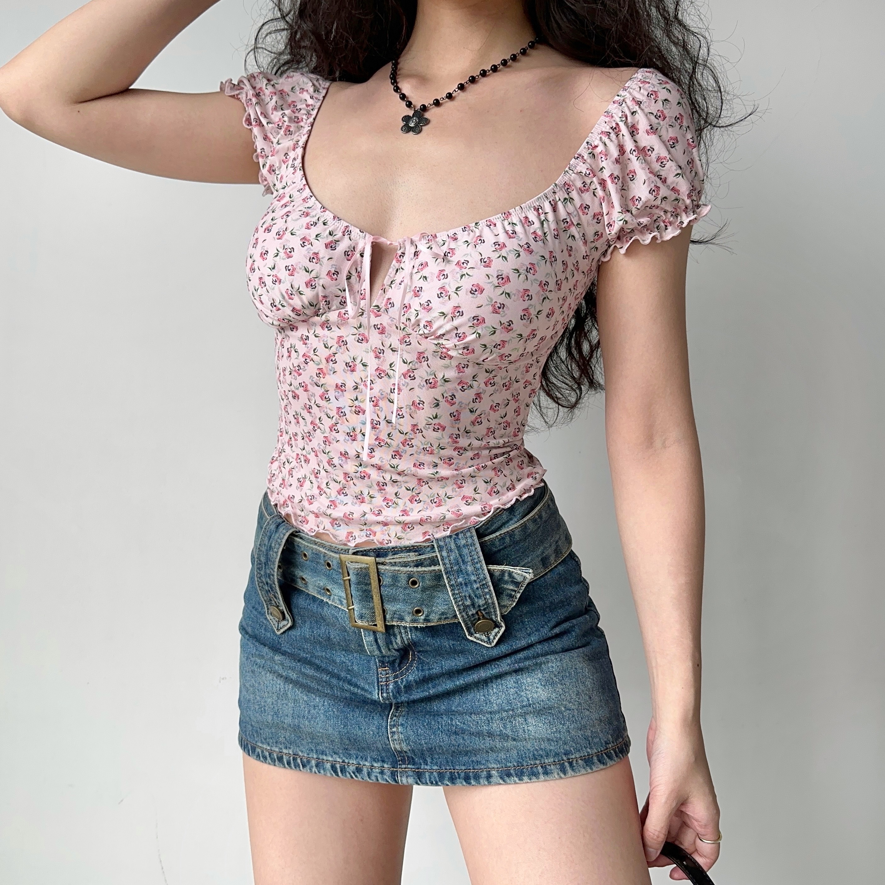 Lace-Up Hollow Floral Puff Sleeve T-Shirt for Women - Slim Fit European American Style Top, Perfect for Casual Outings and 90s Fashion
