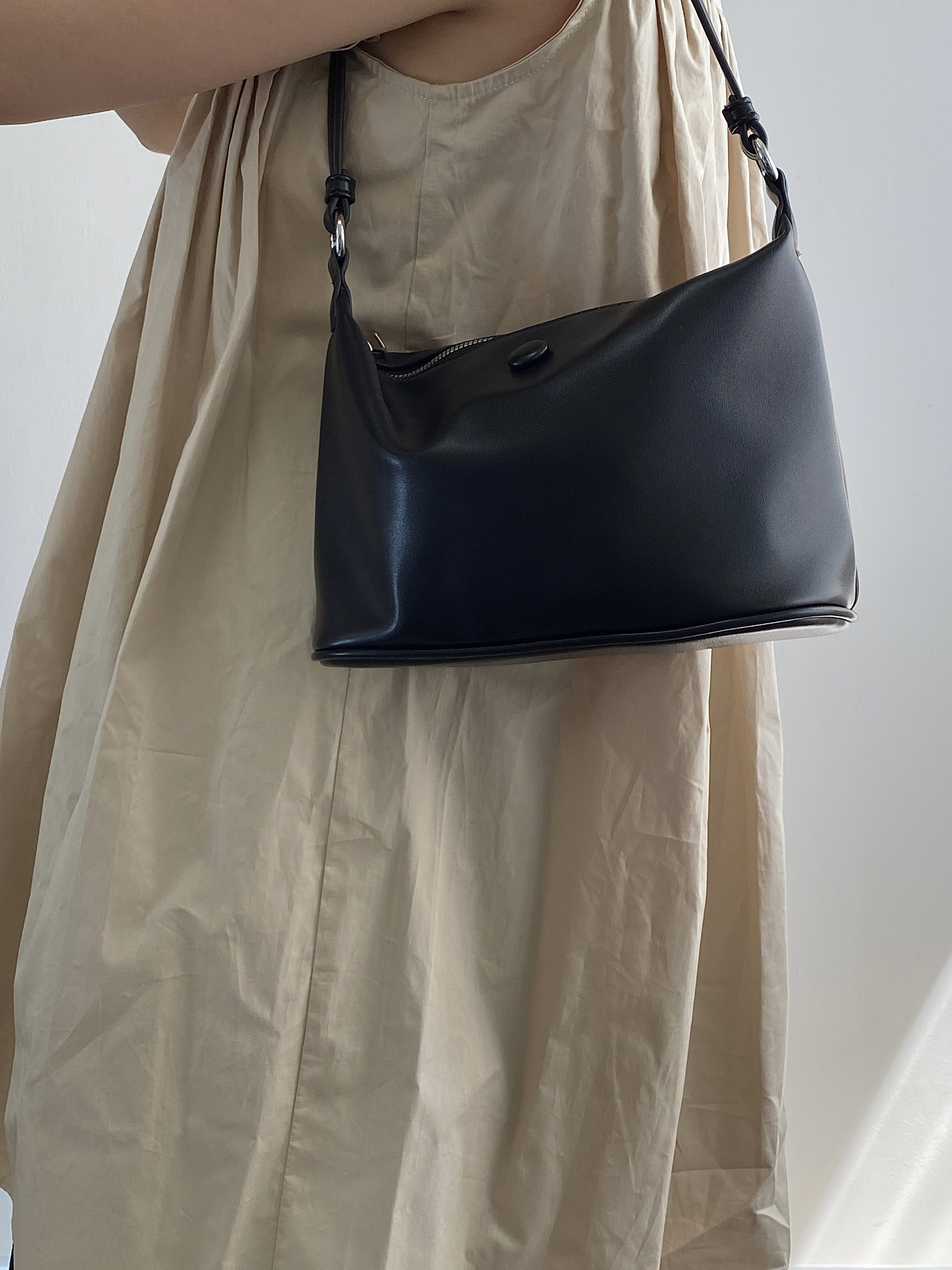 Lightweight Women's Dumpling Bag - Versatile Hand-Held & Underarm Shoulder Style, Perfect for 2025 Trends and Everyday Use