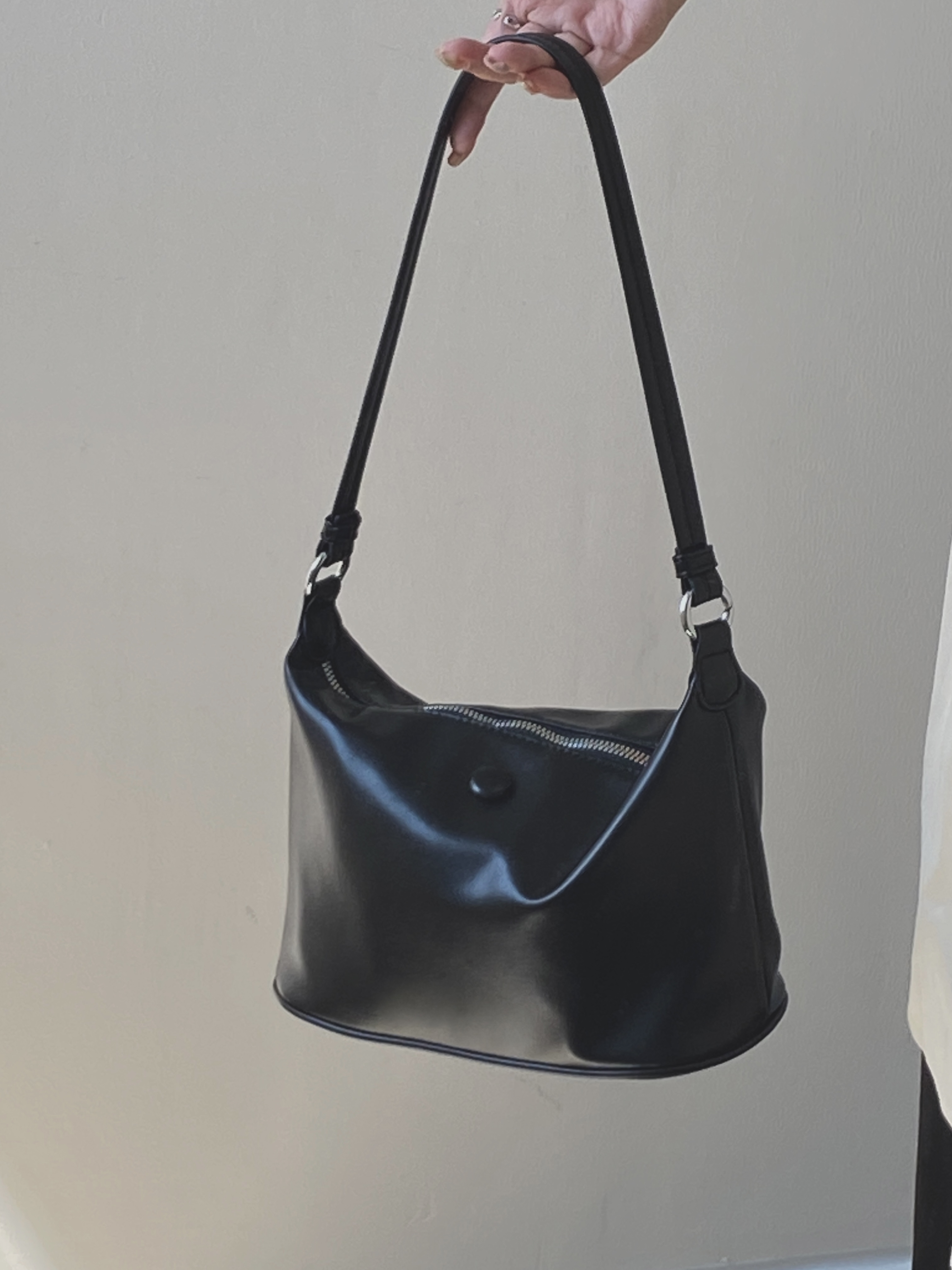 Lightweight Women's Dumpling Bag - Versatile Hand-Held & Underarm Shoulder Style, Perfect for 2025 Trends and Everyday Use