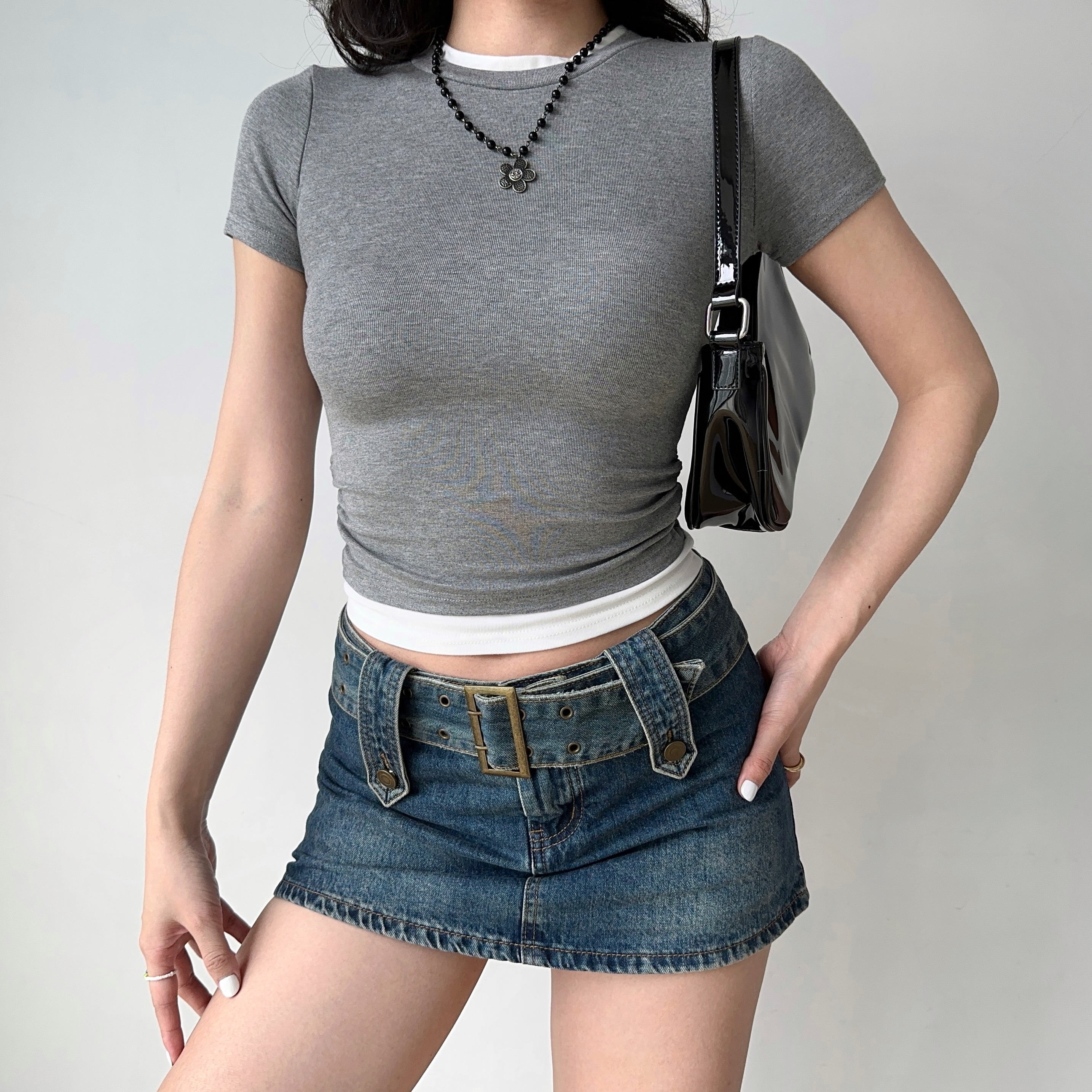 Minimalist Color-Blocking Faux Two-Piece T-Shirt for Women - European American Style Slim Fit Short Sleeve Round Neck Top