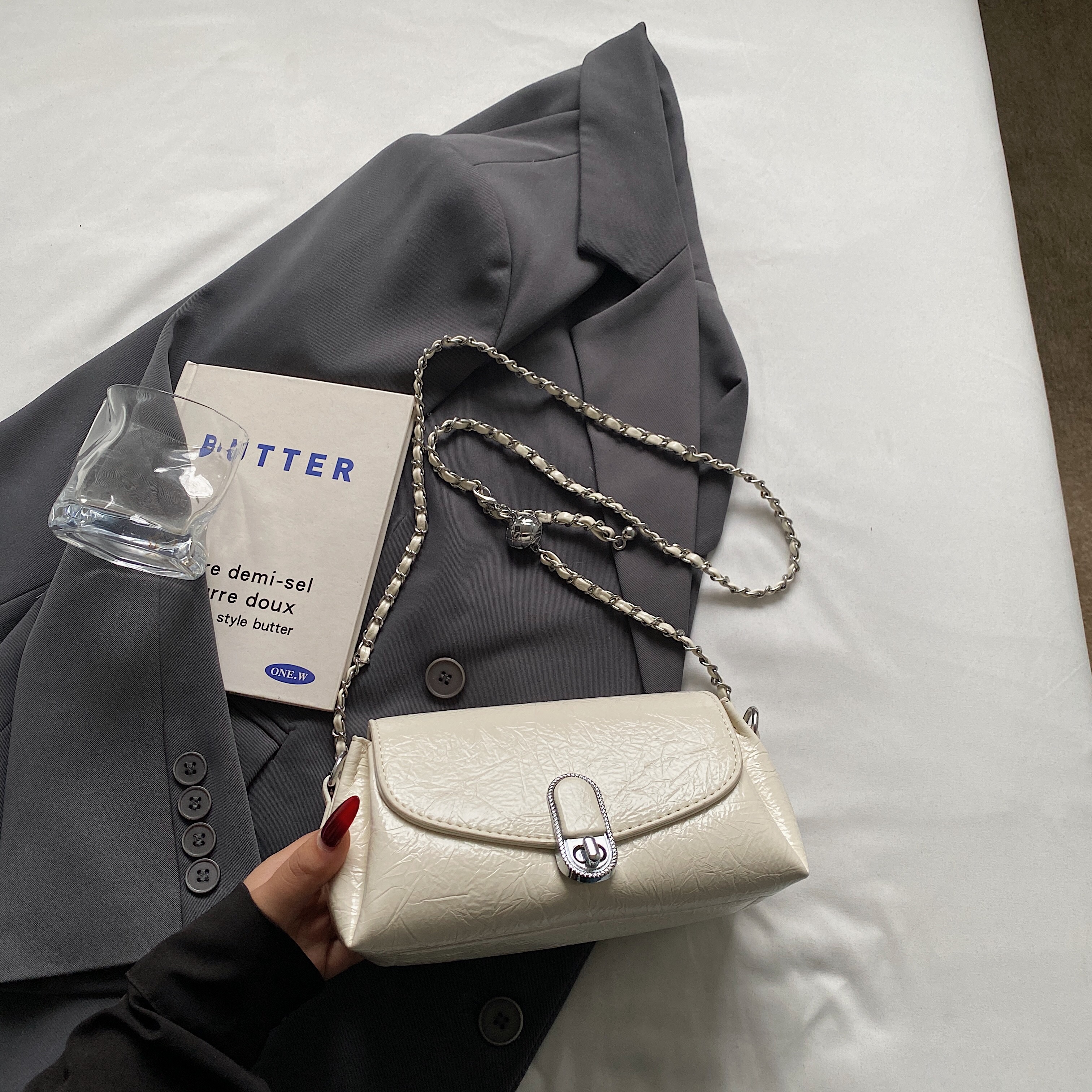 Minimalist Korean Style Pillow Bag for Women - Trendy High-End Shoulder Bag for Summer 2025 Casual Fashion