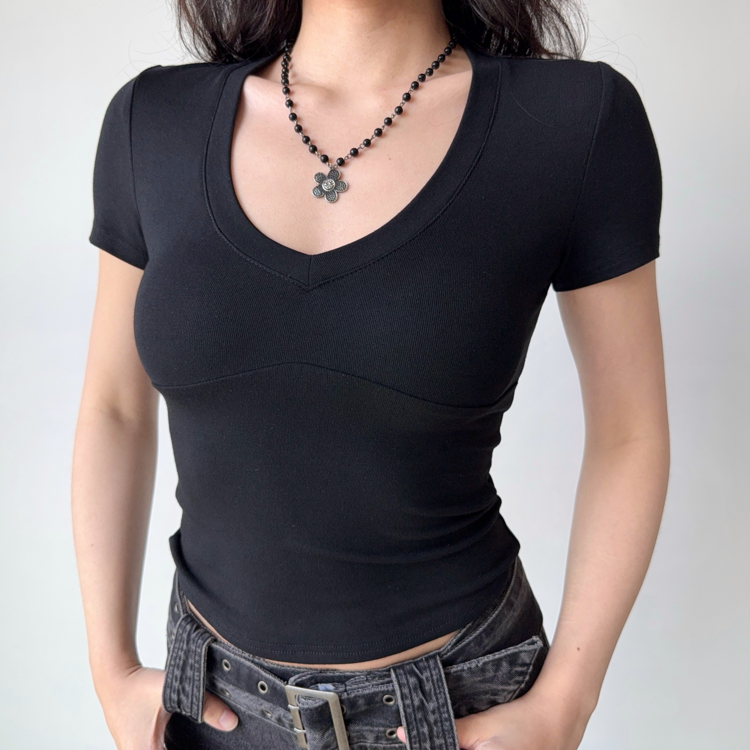 Minimalist Solid Color V-Neck Short Sleeve T-Shirt for Women - Summer Slim Fit Top, European & American Style, Casual Chic Fashion