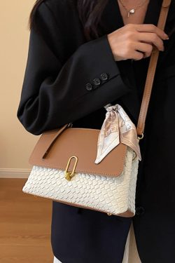 Minimalist Textured Small Square Bag for Women - Trendy Versatile Shoulder Handbag for Autumn and Winter 2025