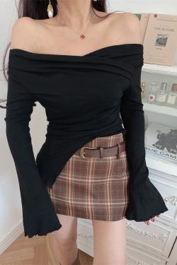 One-Shoulder Fitted Bell Sleeve T-Shirt for Women - Ultra-Slim Waist, American Style, Sexy Design, Perfect for Spicy Y2K Fashion