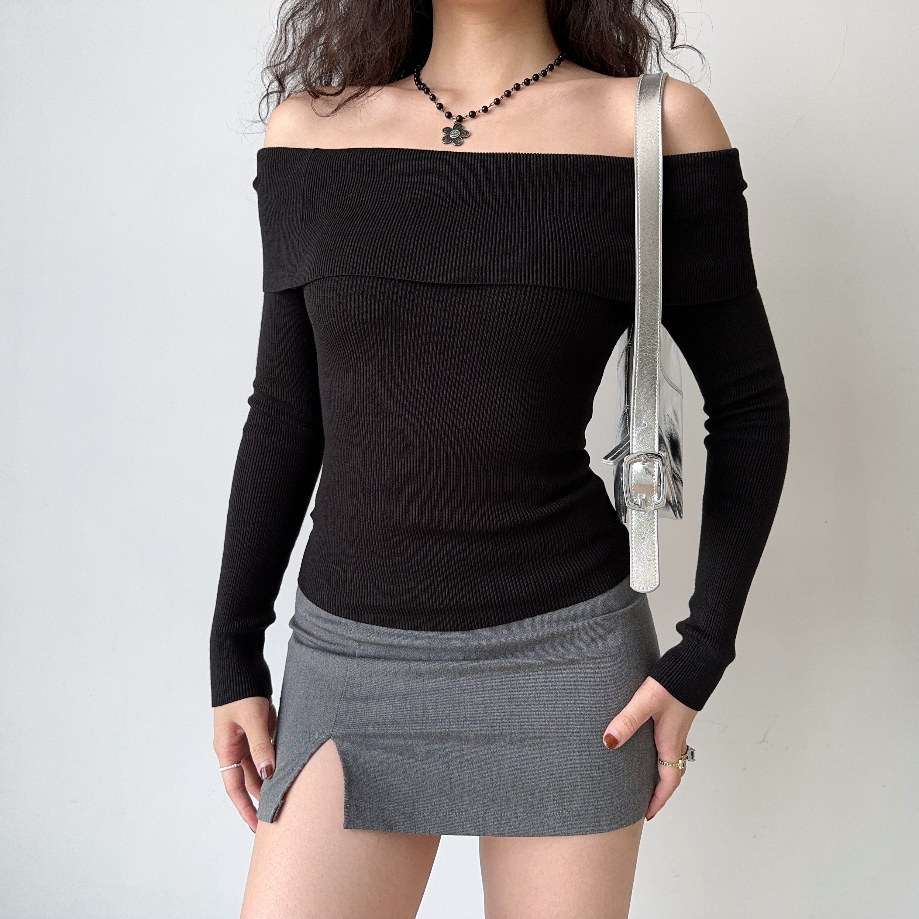 One-Shoulder Ribbed White Knitted Sweater for Women - Winter Slim Fit Hot Girl Short Top, European American Style