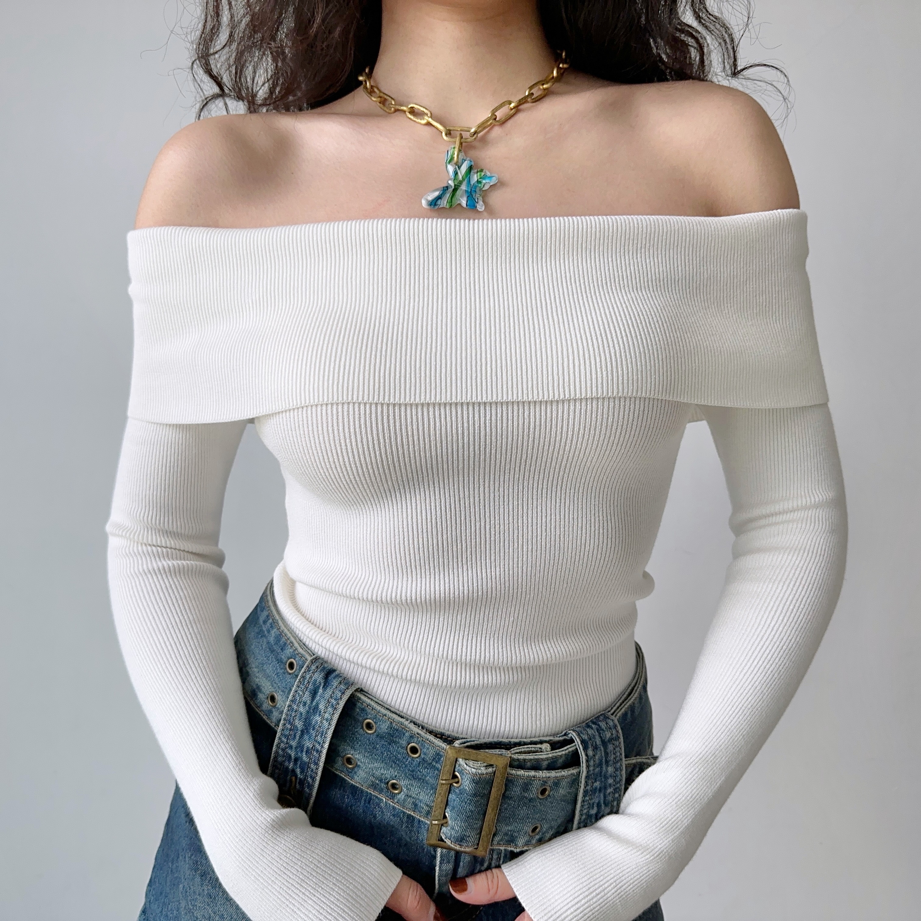 One-Shoulder Ribbed White Knitted Sweater for Women - Winter Slim Fit Hot Girl Short Top, European American Style