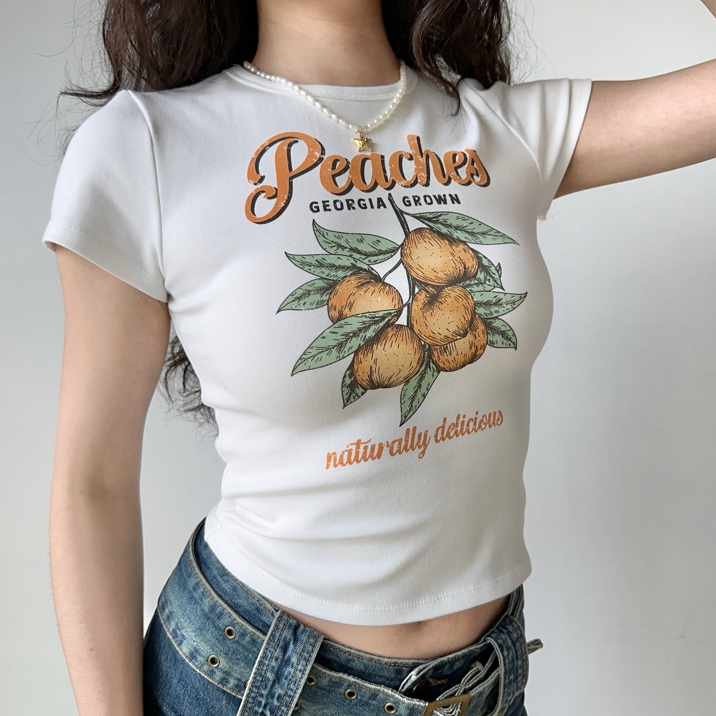 Peach Print White Shoulder T-shirt for Women - Summer Slim Fit Short Sleeve Top in European American Style, Perfect for Y2K Fashion
