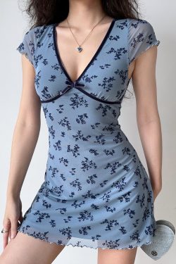 Retro Deep V Floral Dress for Women - Waist-Cinching Slim-Fit A-Line Short Skirt in European American Style, Perfect for Y2K Fashion