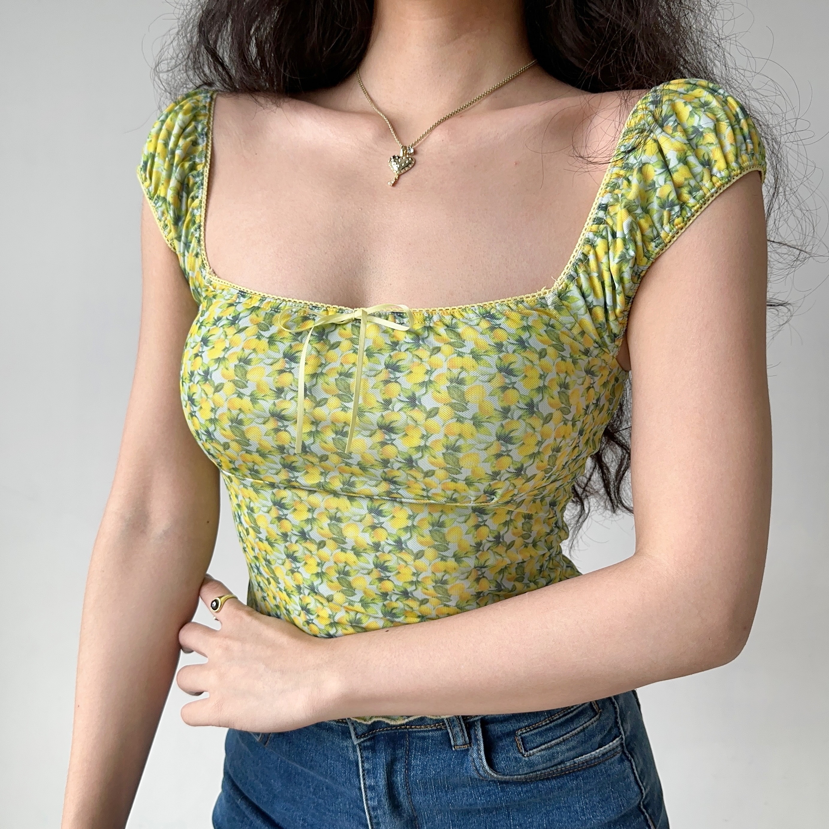 Retro Fruit Print Square Neck Short Crop T-shirt for Women - Summer Slim Fit Puff Sleeve Top in European and American Style