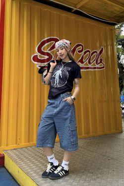 Retro Multi-Pocket Striped Denim Shorts for Men and Women - Loose Fit Street Style Summer Three-Quarter Pants